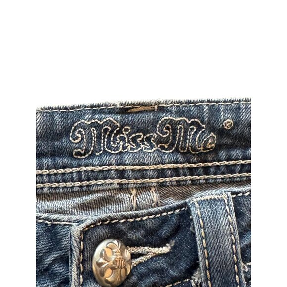 Miss Me Womens Capri Jeans Size 27 Medium Wash With Embellished Pockets - Picture 4 of 8